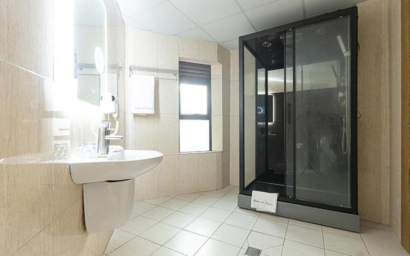 דואלה Hotel Le Figaro מראה חיצוני תמונה