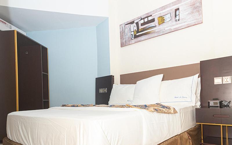דואלה Hotel Le Figaro מראה חיצוני תמונה