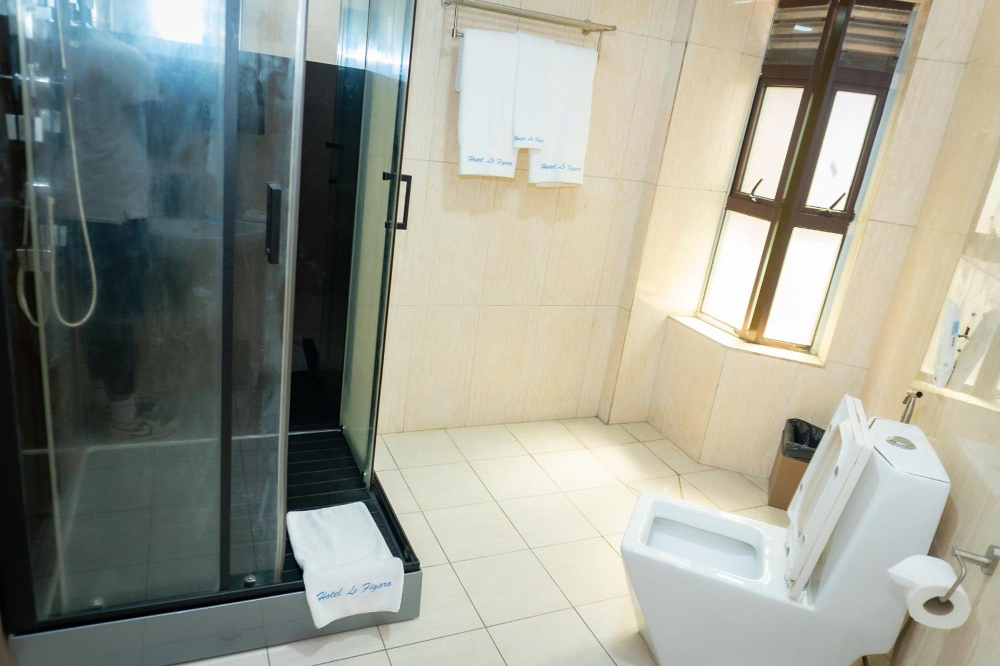 דואלה Hotel Le Figaro מראה חיצוני תמונה