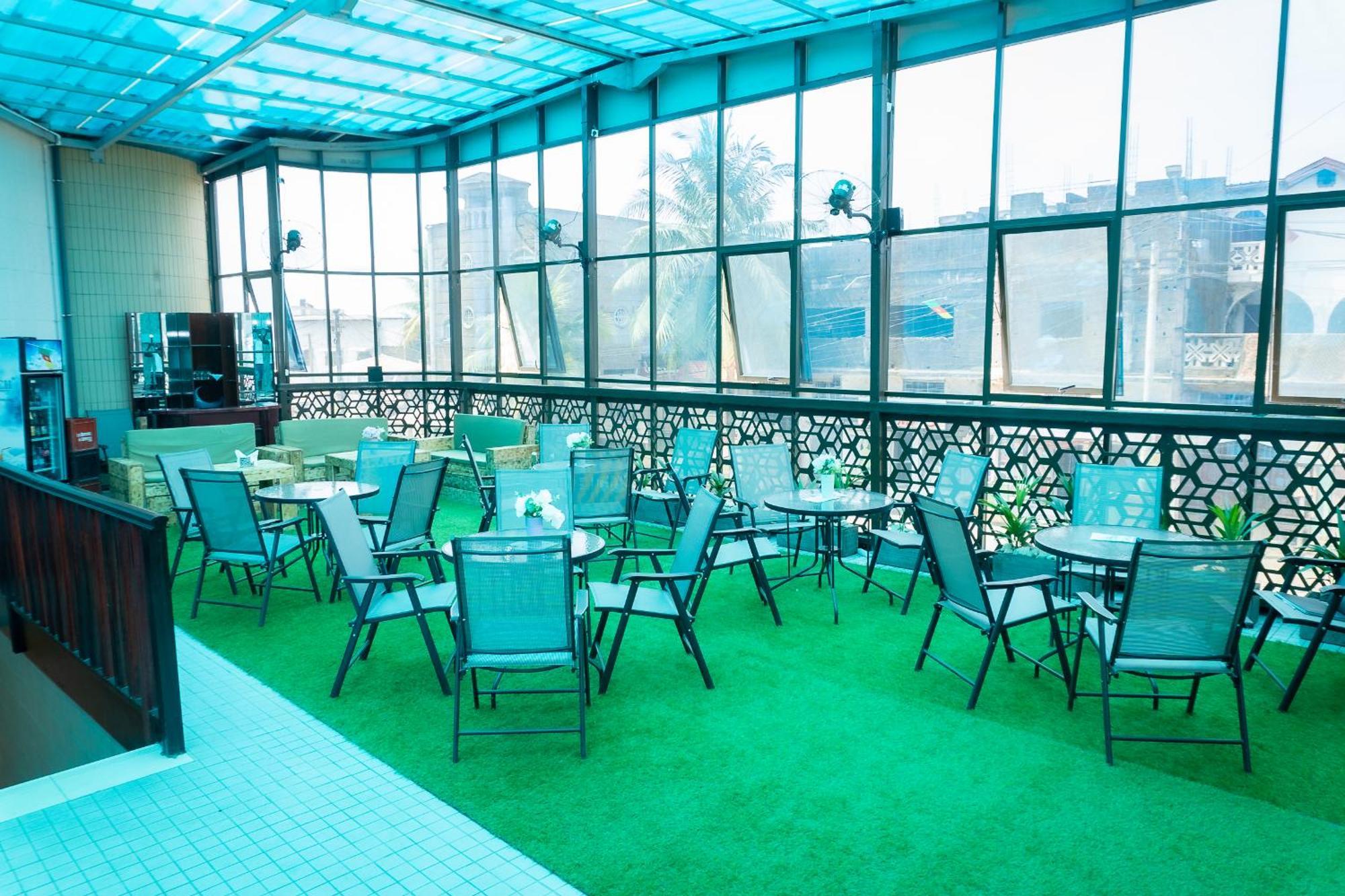 דואלה Hotel Le Figaro מראה חיצוני תמונה